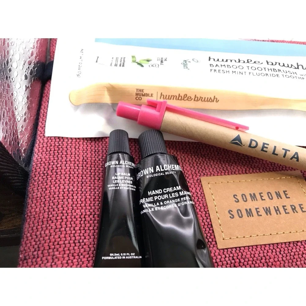 Delta Airlines Amenities Kit‎ Never Used Someone Somewhere 6